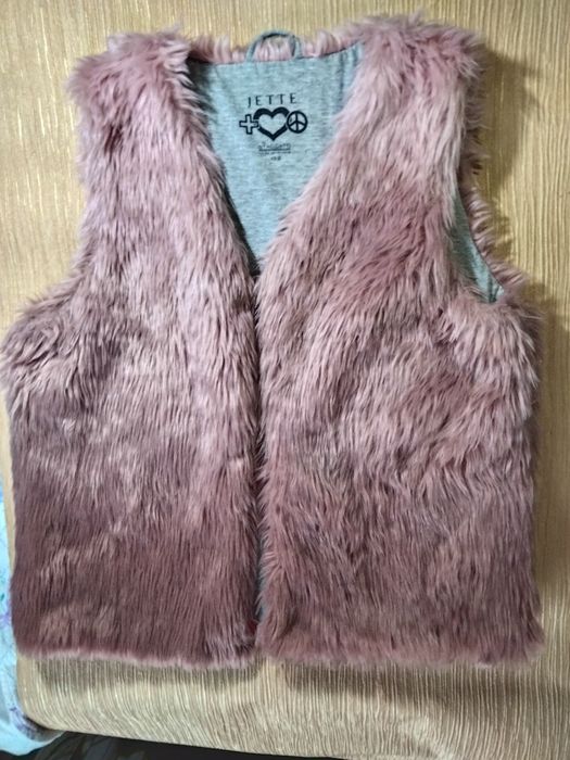 Жилет для дівчаток.