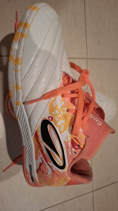 Tenis futsal Ginka