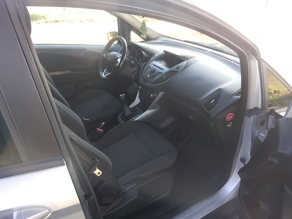 Sprzedam forda b-max