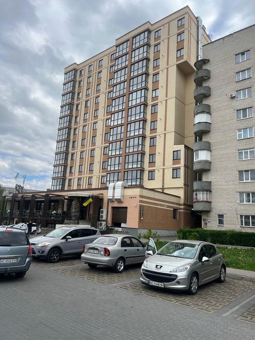 Продам 2-х кімнатну квартиру 92m2