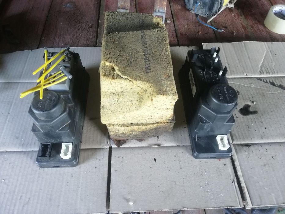 Паливний насос електричний та механічний до мерседес ом604 2,2 дизель