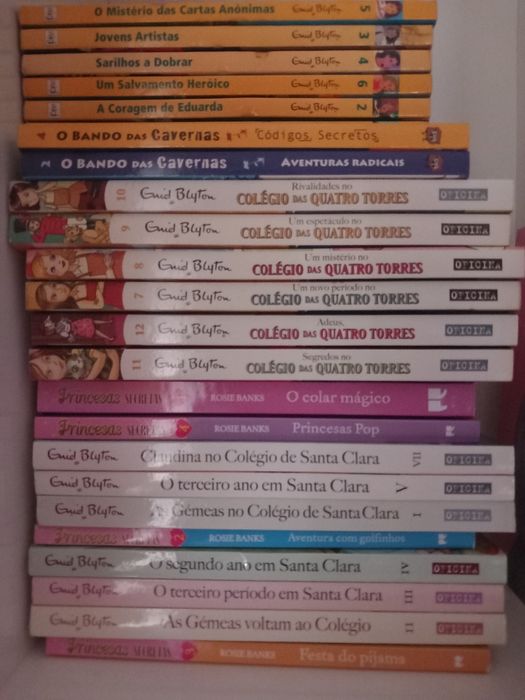 Livros juvenil como novos