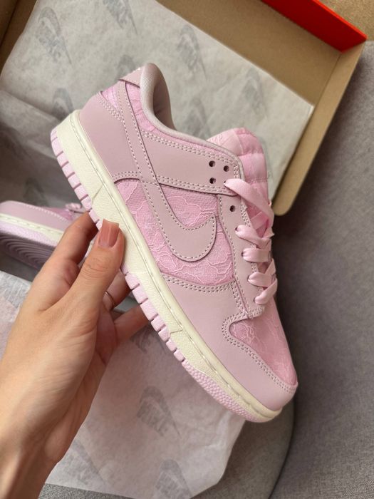 Nike SB Dunk Low Lace Pink Regal трендові жіночі кросівки найк сб данк рожеві
