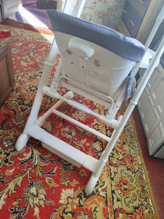 Продам гойдалку-столик 2в1