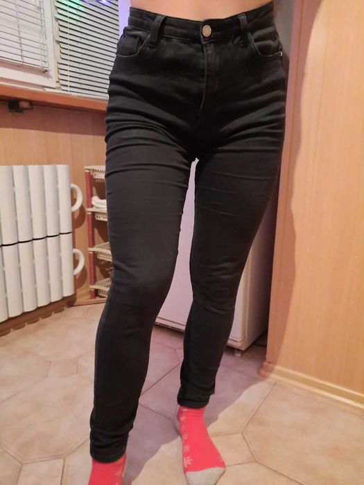 Джинсы классические зауженные чёрные L