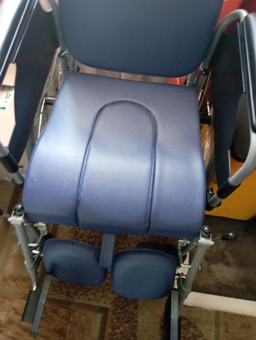 Инвалидний визок до 120 кг з туалетом