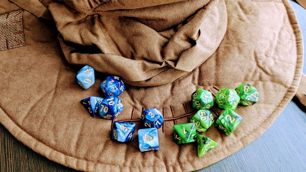 DnD Кубики разной формы для игры подземелья и драконы детям цифры