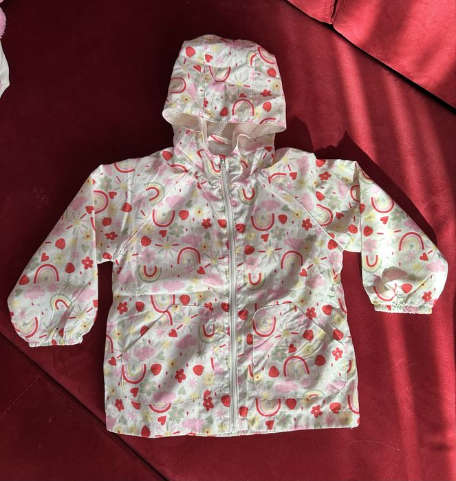 Cienka kurteczka wiatrówka z kapturem rozm.92