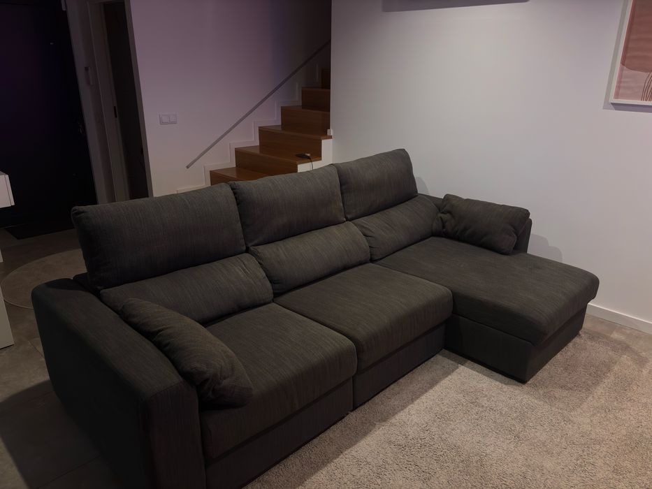 Sofá 3 lugares, com chaise longue . Modelo ikea Eskilstuna