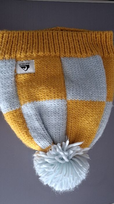 Шапка з помпоном зимова