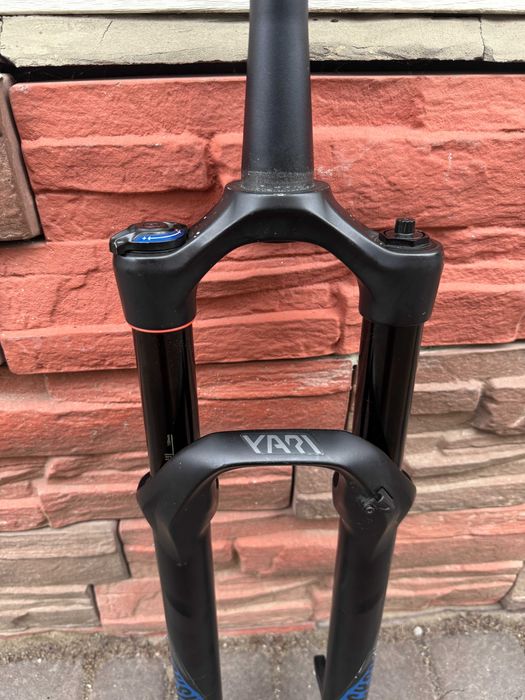 Rock Shox Yari 120mm 29 15x100 (Шток 21.4см)