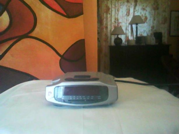 rádios despertadores auscultadores máquina fotográfica leitores DVD