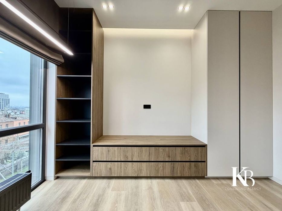 4-кімнатна квартира 87 м² у ЖК Женева | Дизайнерський ремонт | 6 вікон