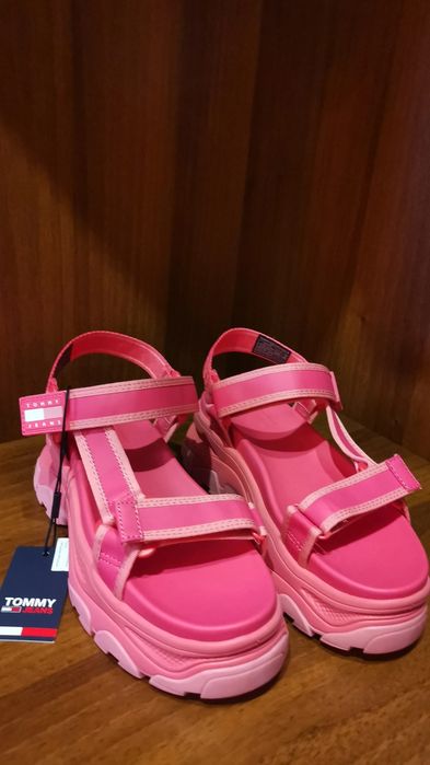 Продам босоножки Tommy jeans