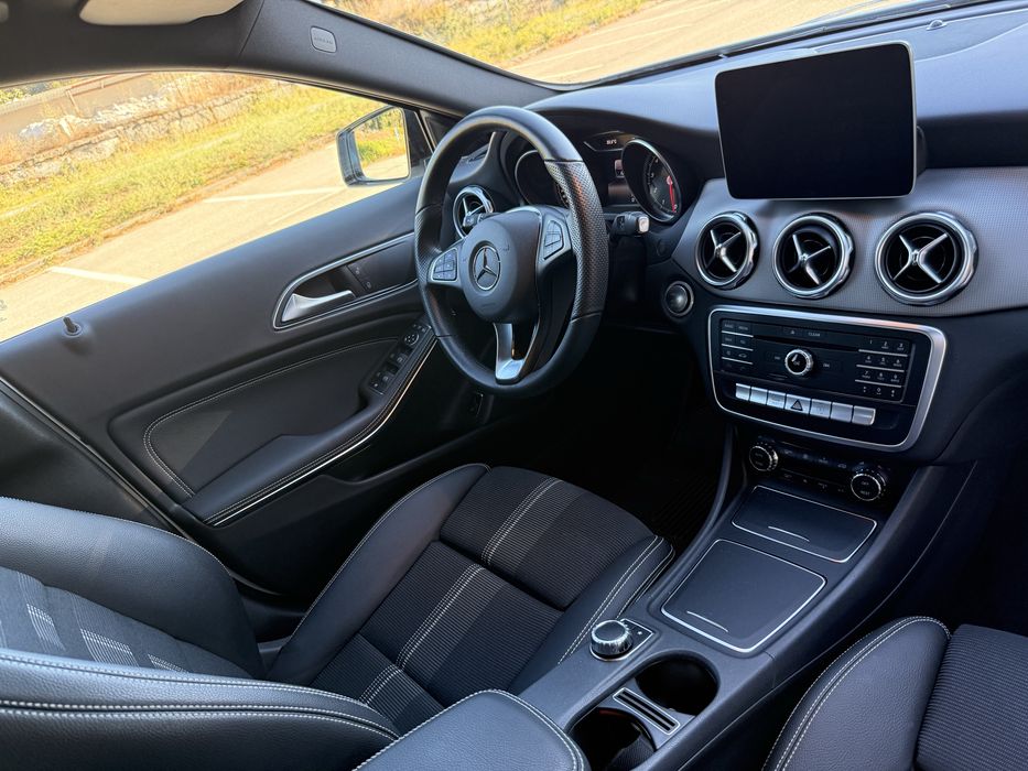 Mercedes -Benz GLA 200