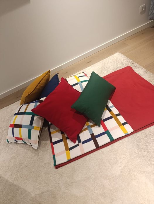 Coberta com 6 almofadas