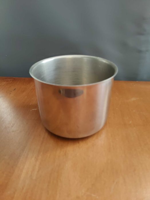 tacho de metal pequeno sem aba