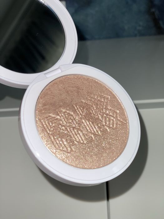 Rozświetlacz Milk Makeup Flex Highlighter kolor Lit champagne