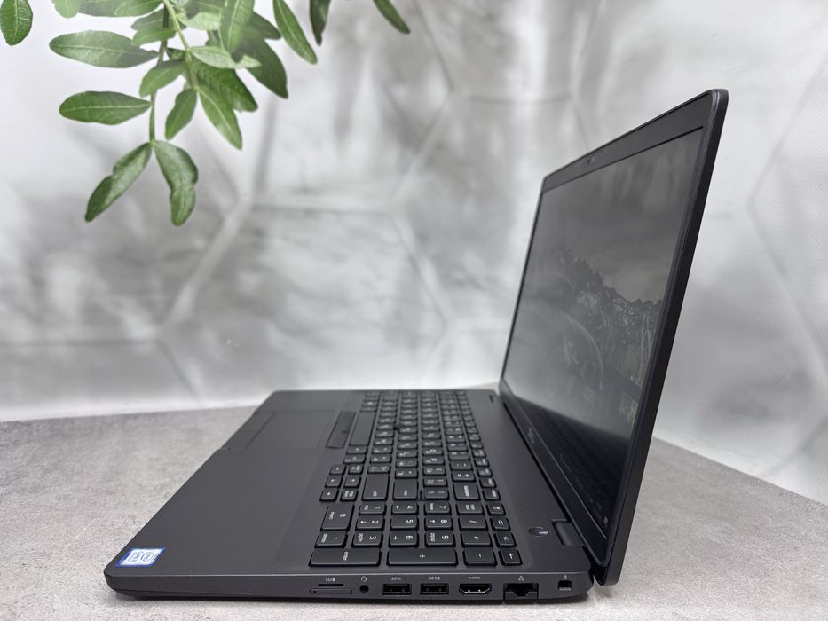 Ноутбук Dell Latitude 5500/i5-8265U/16GB/SSD NVMe 512/Full HD IPS
