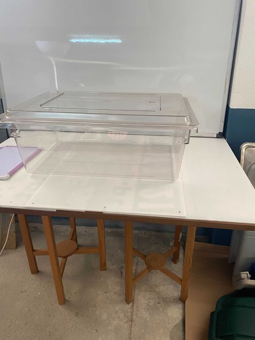 Caixa de armazenamento Cambro nova