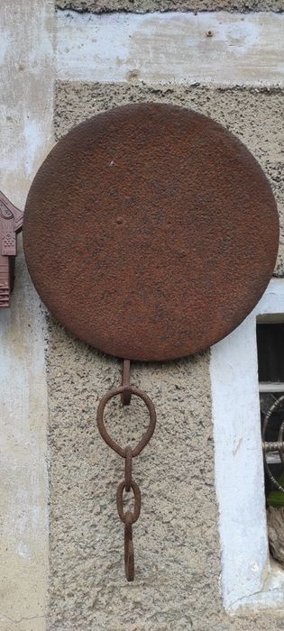 Piękne stare żelastwo dwa haki i solidny dekiel