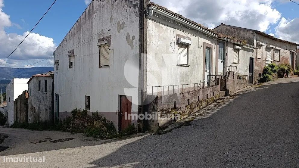 Moradia em Banda Senhor da Serra