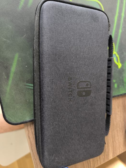Nintendo Switch 1 OLED + dock + etui + adapter na joypady