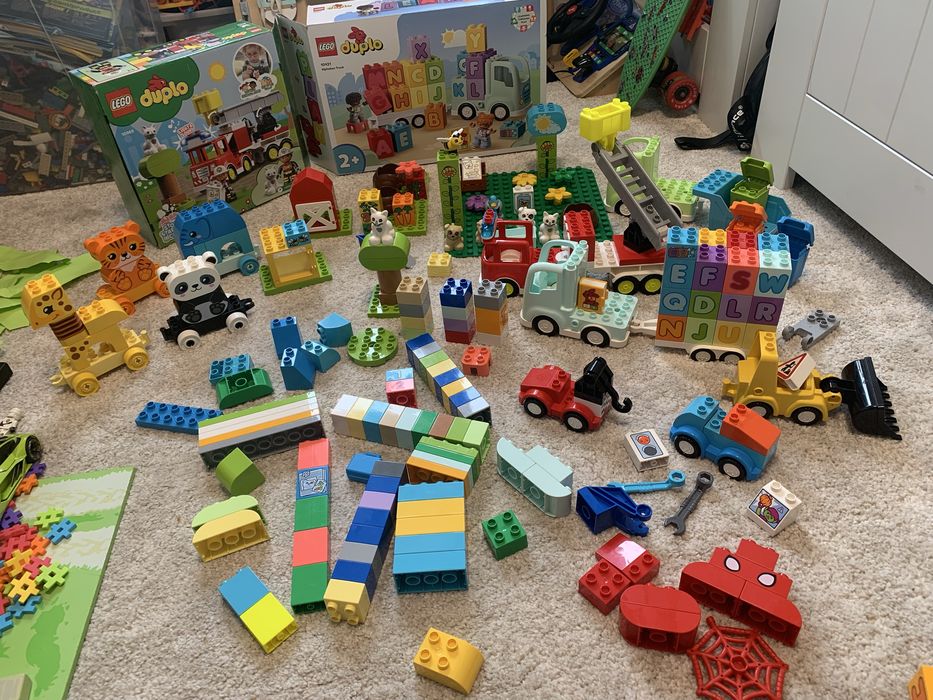 Kilka zestawów Lego duplo