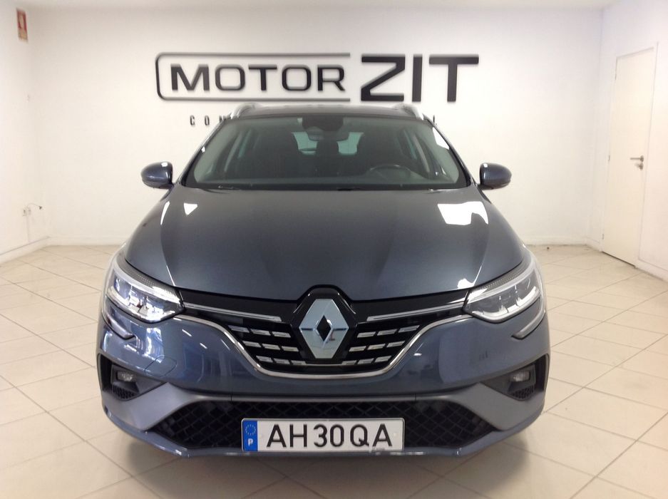 Renault Mégane Sport Tourer 1.5 Blue dCi R.S. Line foto 2