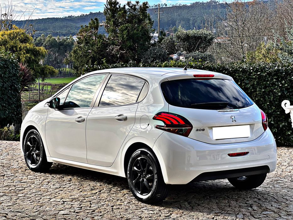 PEUGEOT 208 1.6 HDI 100cv 2.L 12-2016 apenas 150.000klm