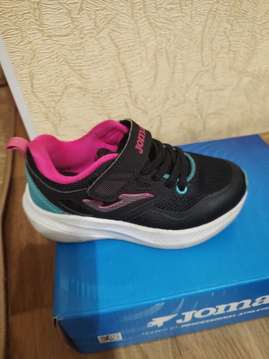 Кросівки фірми joma