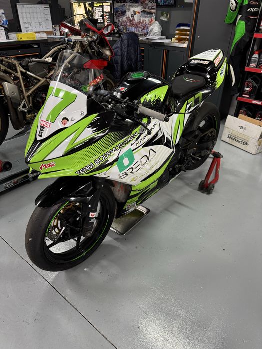 Kawasaki Ninja 400de Pista – Pronta a Correr! Full Extras