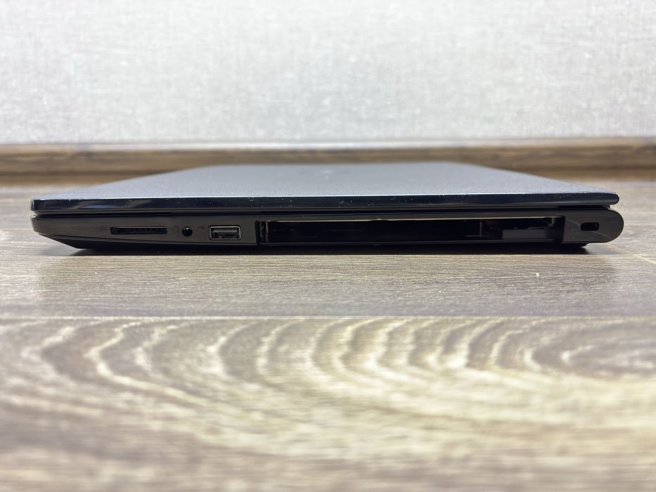 Dell Inspiron 15-3567 i3-7100 8gb DDR4 512gb SSD