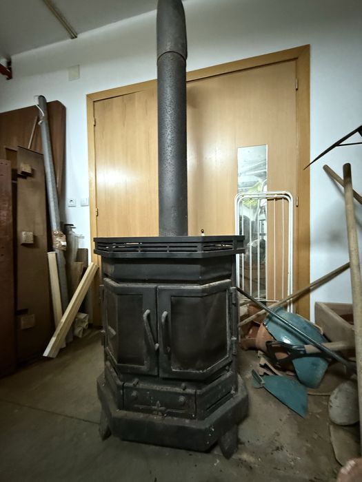 Salamandra em ferro fundido