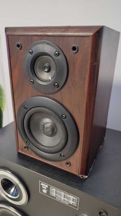 Kolumna głośnikowa Technics SB-HD301 na części lub do naprawy.
