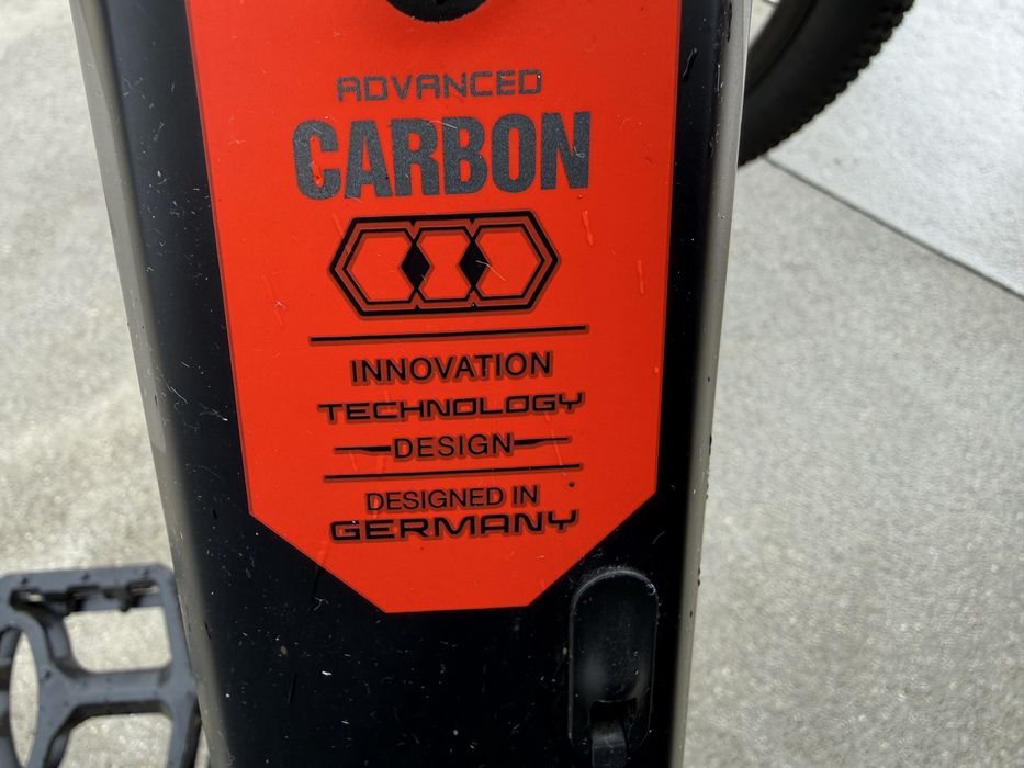 Bicicleta em carbono nova