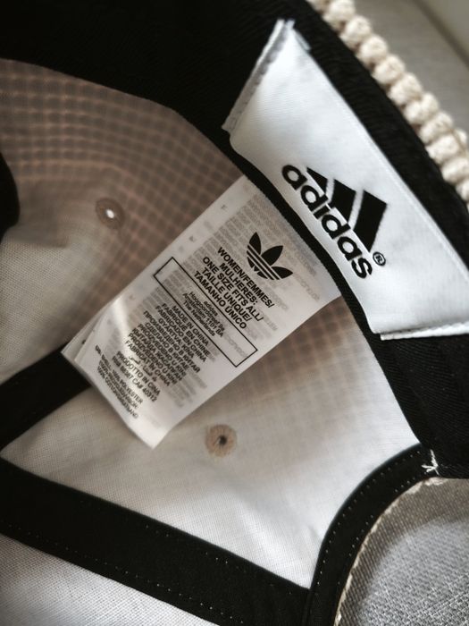 Boné Adidas Bege