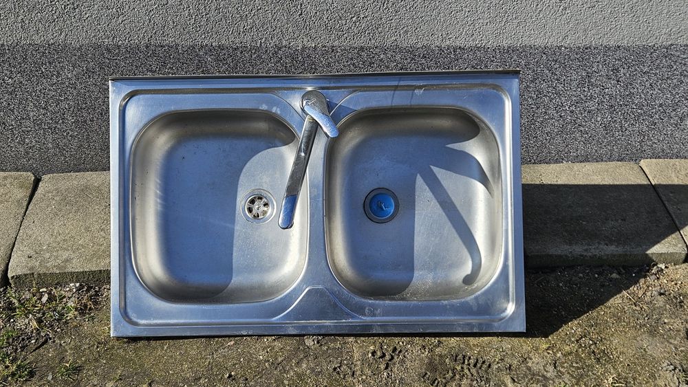 Zlewozmywak dwukomorowy inox z baterią