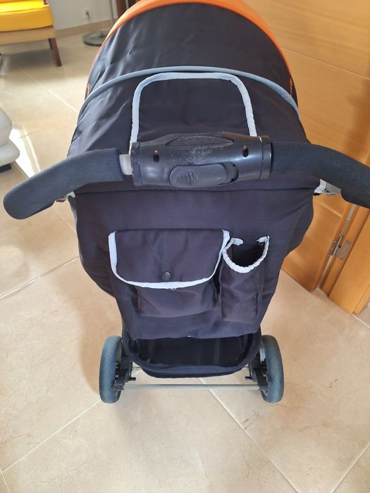 Carrinho de bebe usado