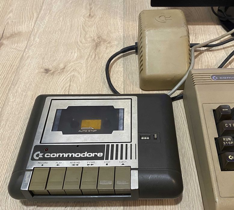 Commodore C64 - w pełni sprawny zestaw retro