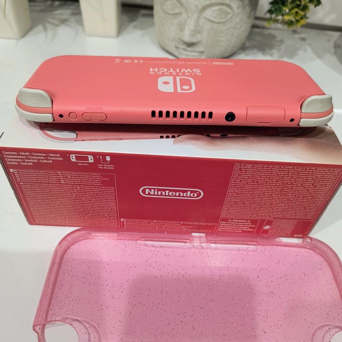 Nintendo Switch Lite Coral