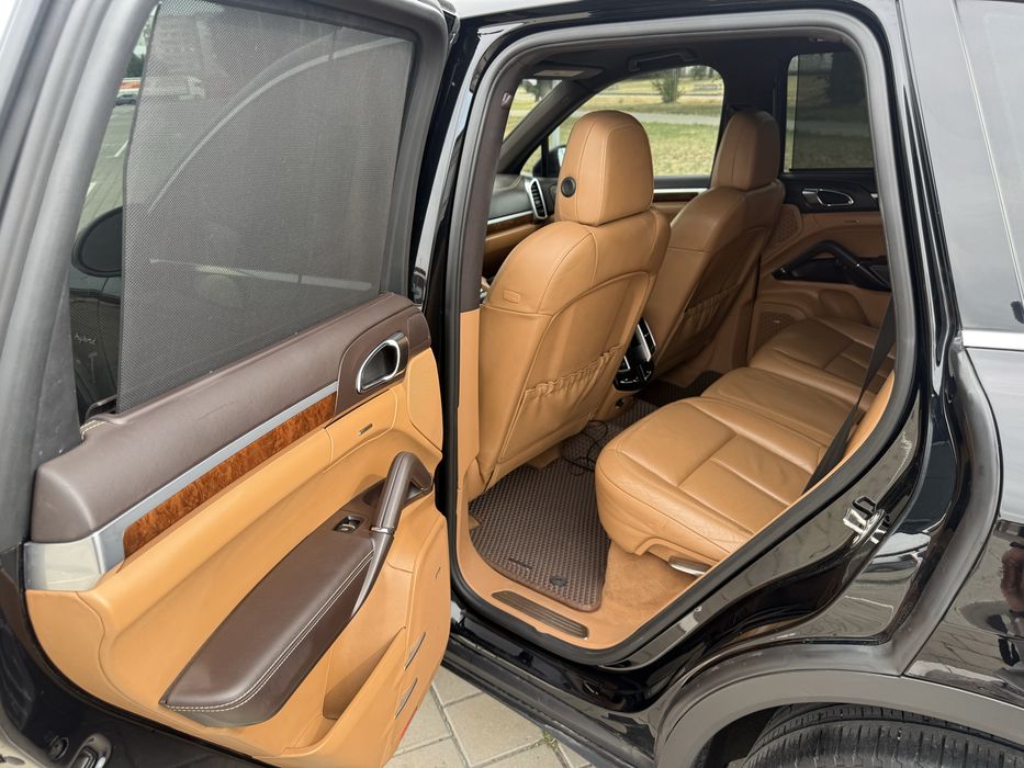 Porsche Cayenne S  3.0 Hybrid