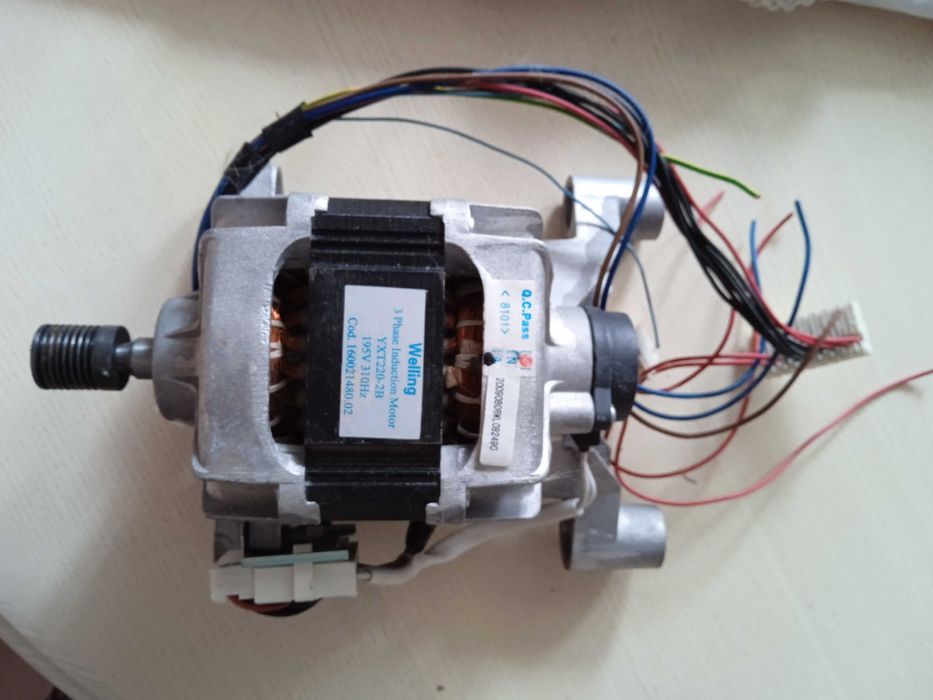 Мотор двигун до пральної машини Ariston Armxxd129