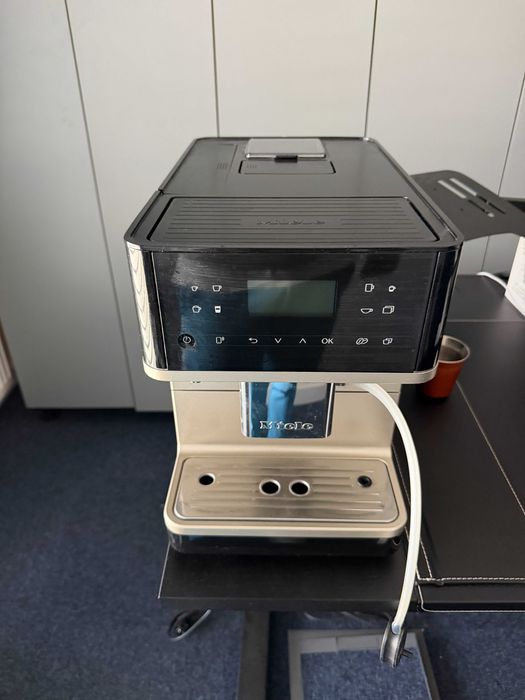 Ekspres do kawy MIELE CM 6560
