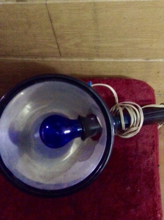 Продам лечебную лампу с синей лампой.