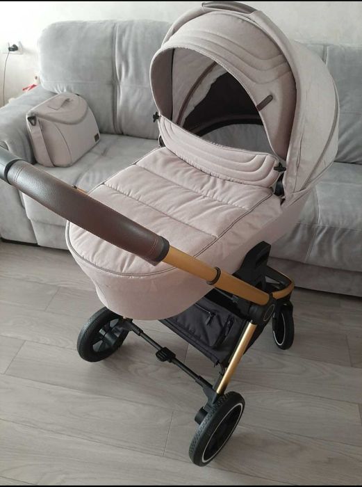 Коляска вживана Carrello Epica