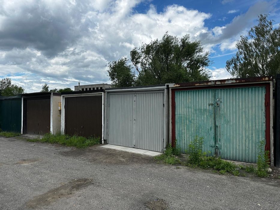 Sprzedam garaż 18 m² – Katowice, ul. Dulęby (Załęże)