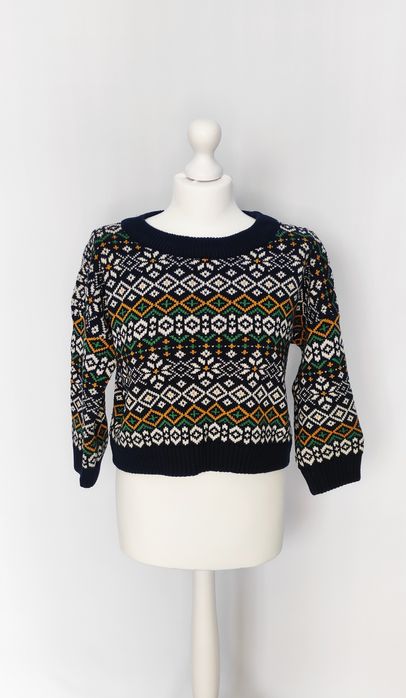 Krótki wzorzysty sweter sweterek BDG rozmiar L ciepły na zimę Crop top