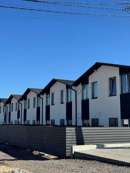 Таунхаус 52 м² з двориком 11 м² Білогородка. Укриття поруч. Від забудовника Без комісії. Закритий ЖК. 20 хв до метро. Розтермінування 12 місяців