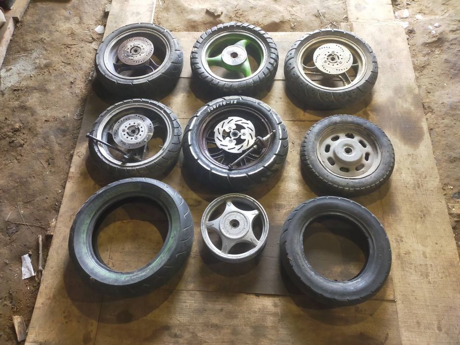 Колеса на скутер, тачку розмір r10 та r12. . Шини , диски . Розборка .
